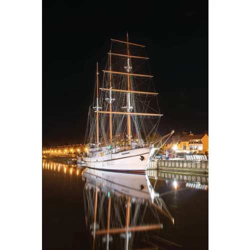 Nebula postcard #119: Sailing ship "Meridianas"