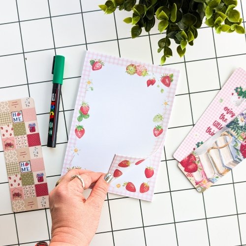 A5 size Notepad/Letter pad: Cottage Summer Strawberry