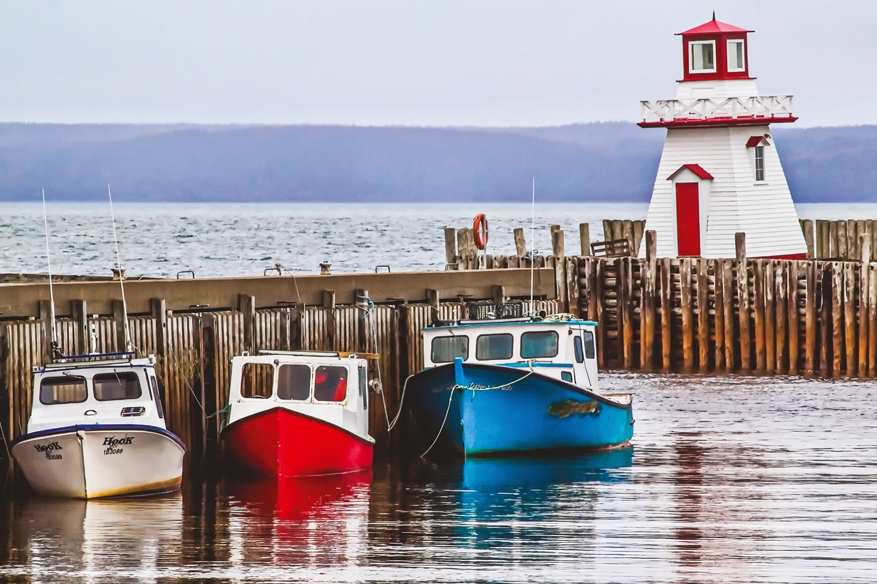 Postcard #2420 | Harbor Lighthouse